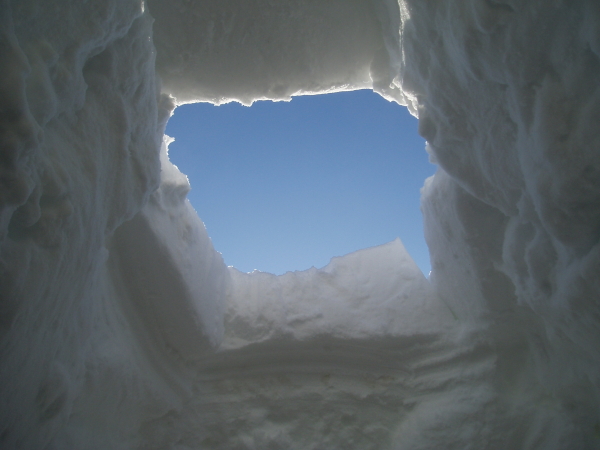 igloo, just before the capstone is dropped in